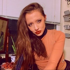 Meet your Posher, Wylee